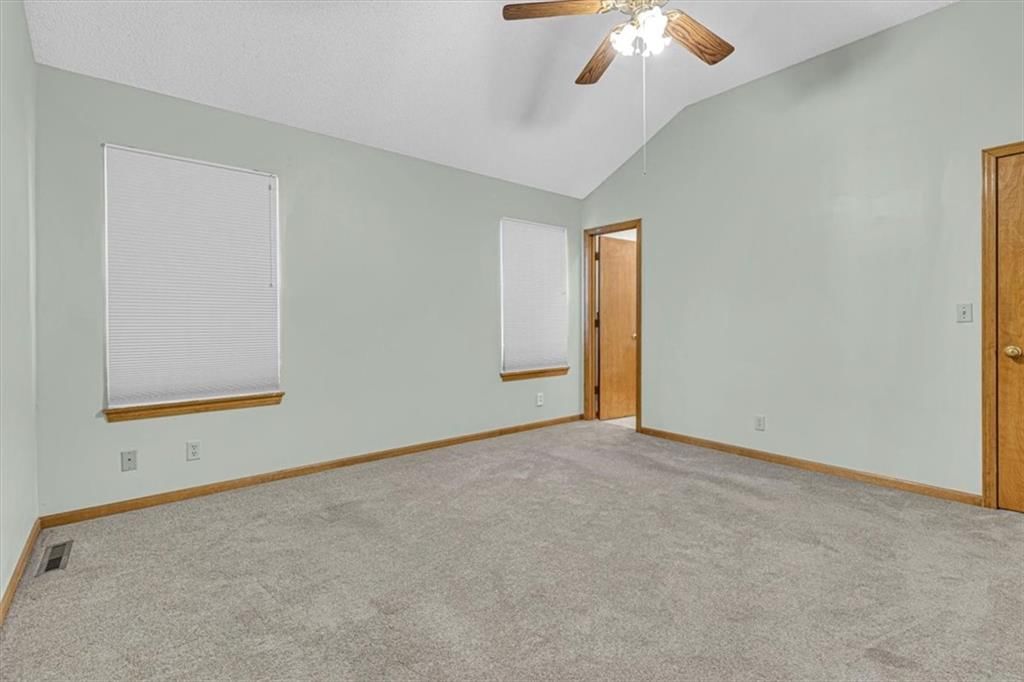 Photo 11 of 30 - 21213 W 51st Terrace
