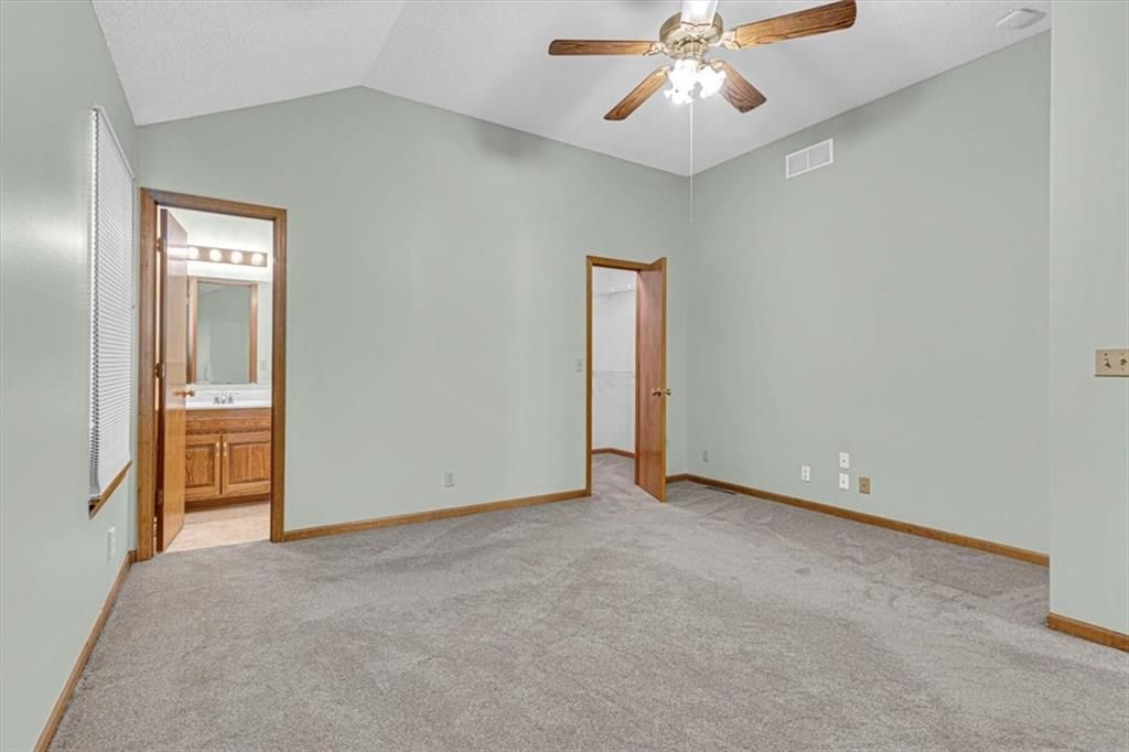 Photo 12 of 30 - 21213 W 51st Terrace