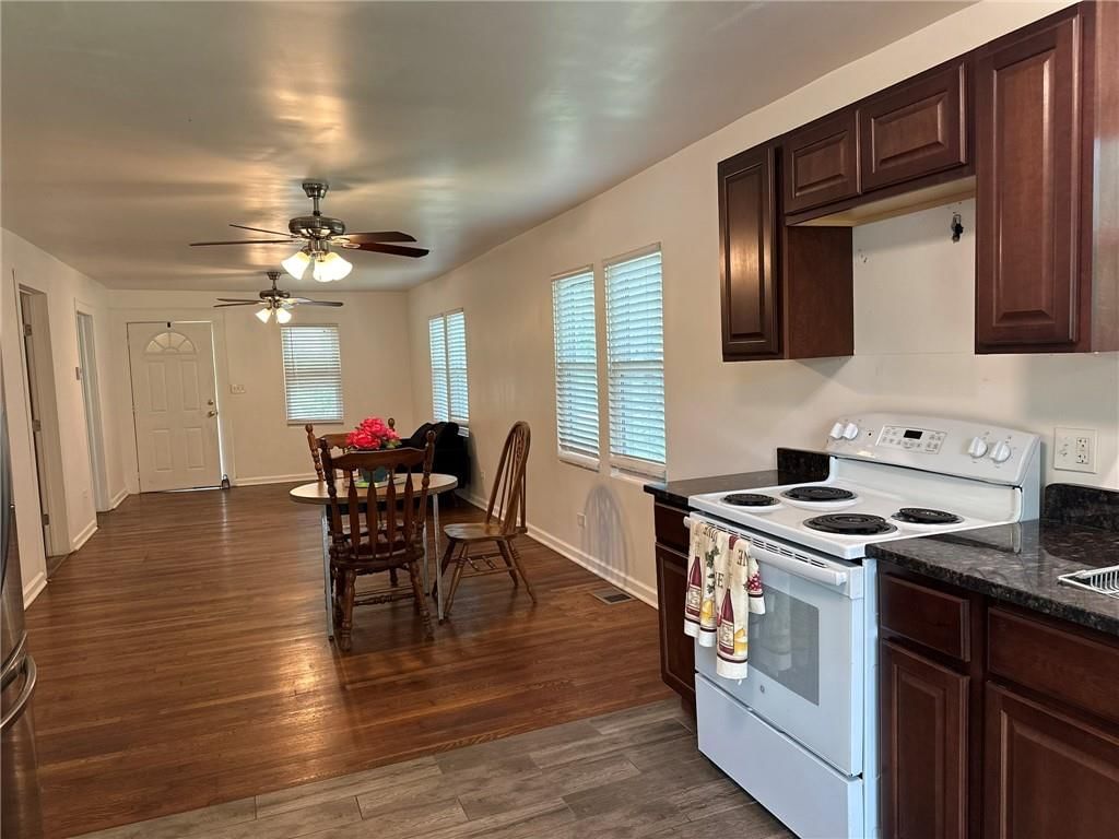 Photo 9 of 41 - 3009 N 33 Street