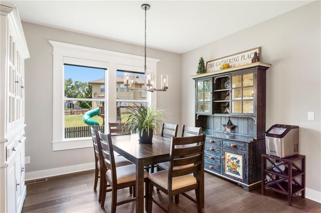 Photo 12 of 41 - 22651 Dunn Street