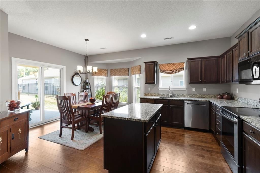 Photo 7 of 32 - 685 NE 66th Street