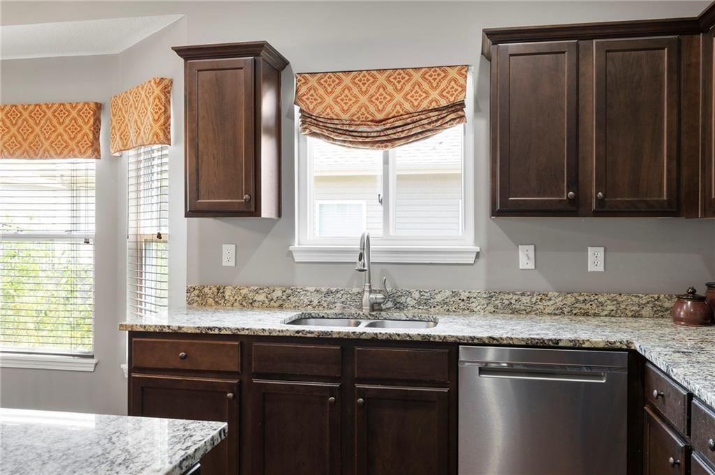 Photo 10 of 32 - 685 NE 66th Street