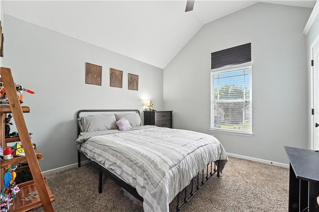Photo 9 of 18 - 16728 Ruby Way