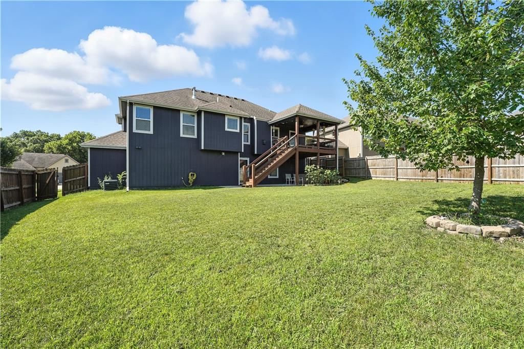 Photo 17 of 18 - 16728 Ruby Way