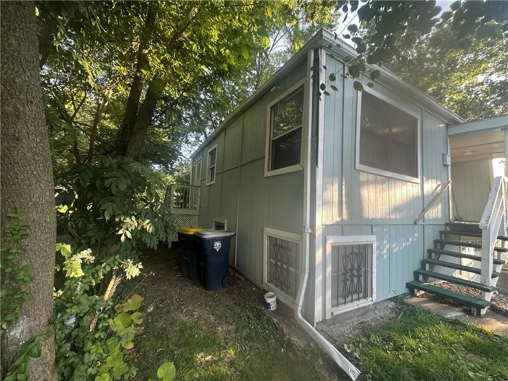 2209 E 72nd Street — photo 2