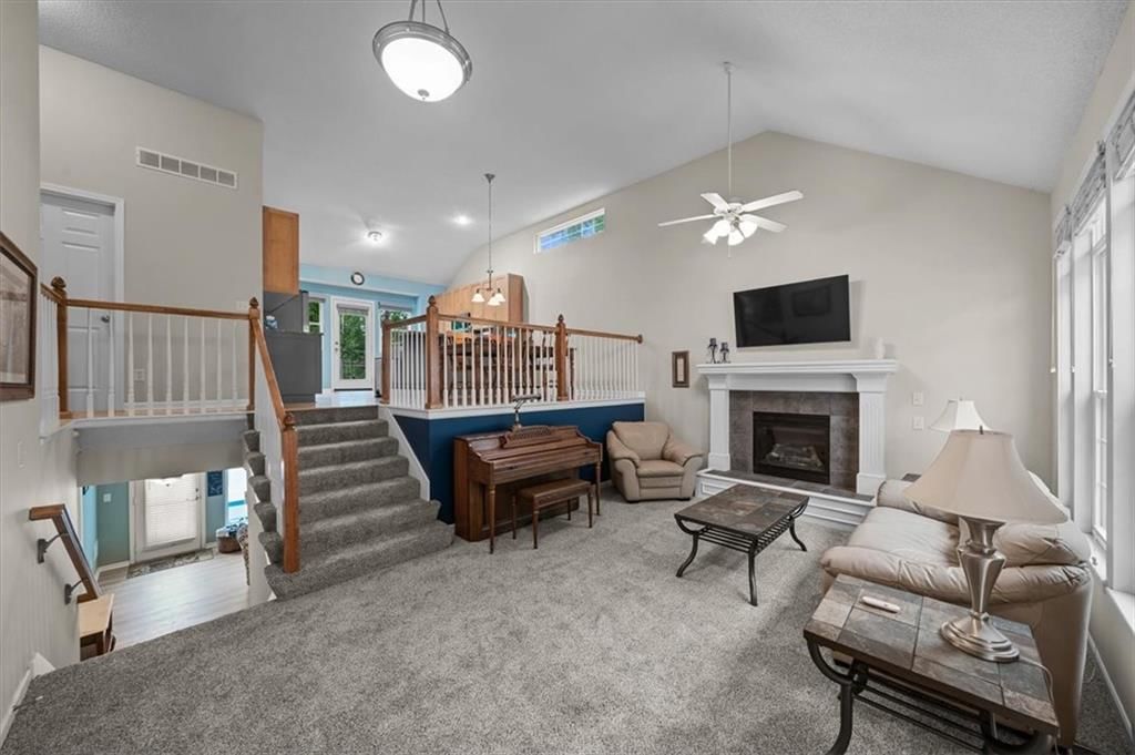 Photo 6 of 44 - 5918 W Richards Drive