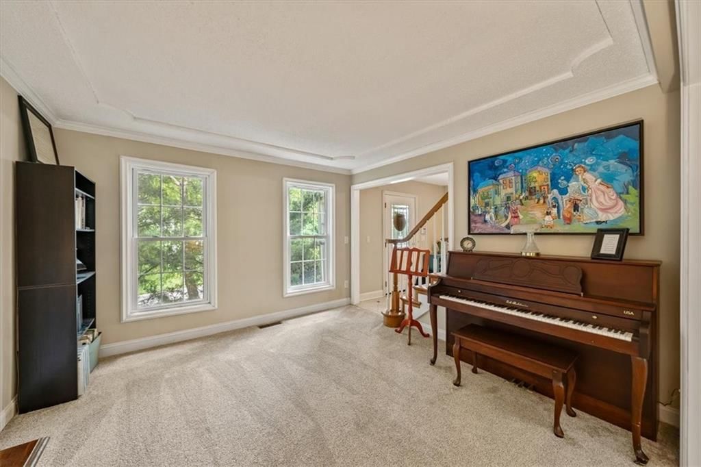Photo 6 of 33 - 8648 Greenwood Lane