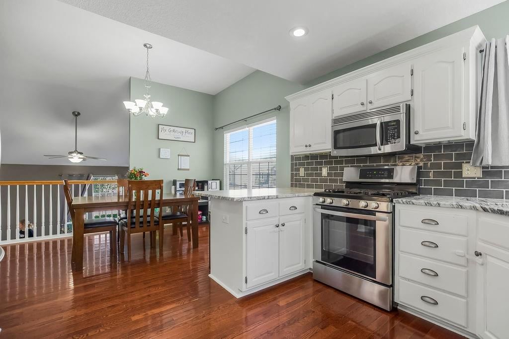 Photo 12 of 37 - 620 E Dogwood Street