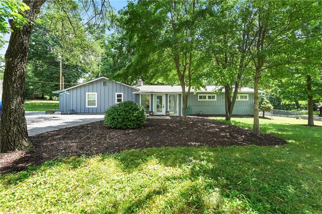 7301 Antioch Road, Overland Park, KS
