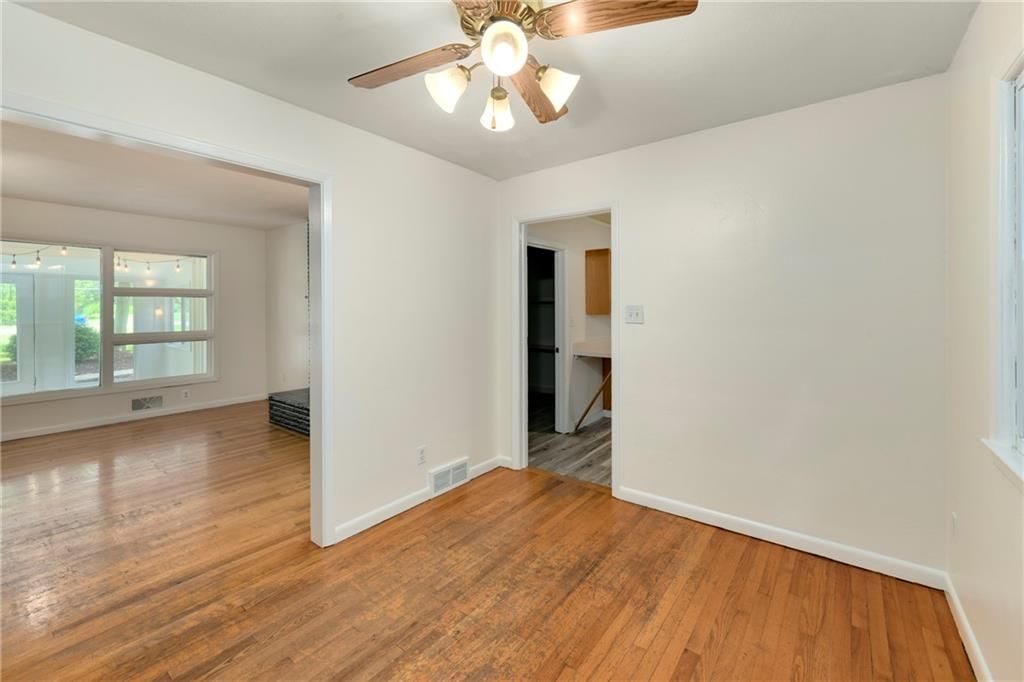 Photo 7 of 30 - 7301 Antioch Road