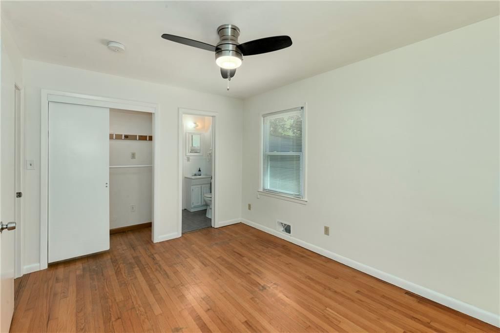 Photo 12 of 30 - 7301 Antioch Road