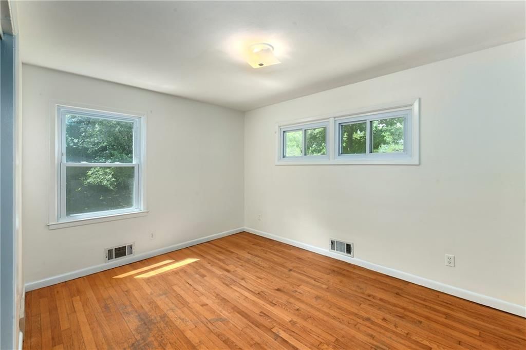 Photo 14 of 30 - 7301 Antioch Road