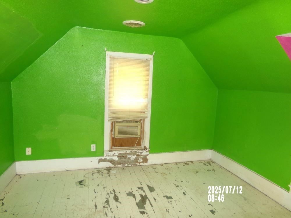 211 W Madison Street — photo 2