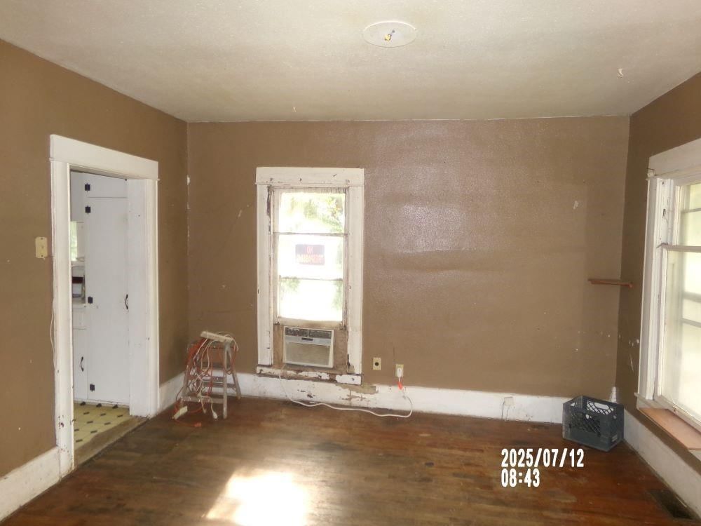 211 W Madison Street — photo 5