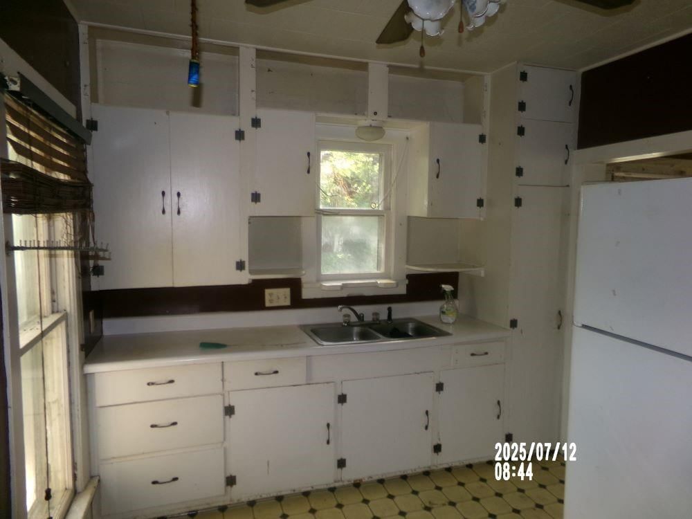 211 W Madison Street — photo 8