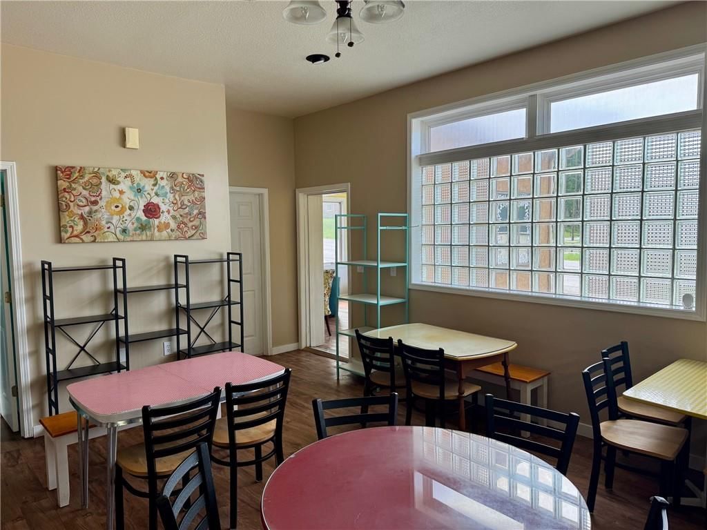 101 W Walnut Street — photo 10