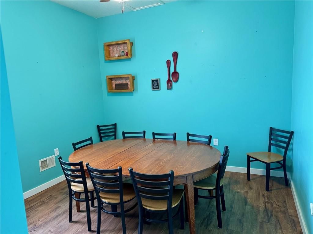 101 W Walnut Street — photo 12