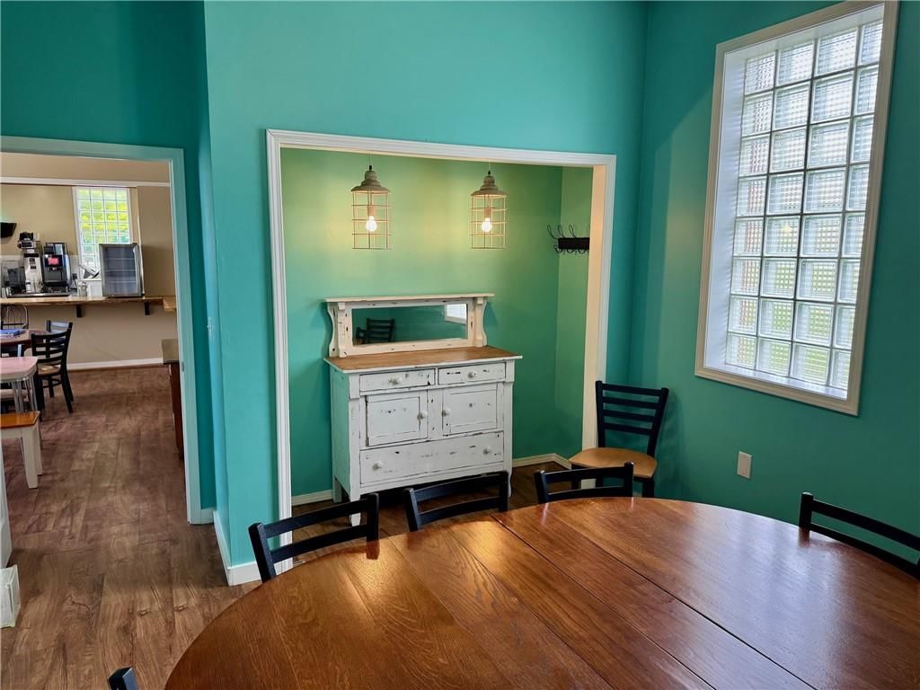 101 W Walnut Street — photo 13