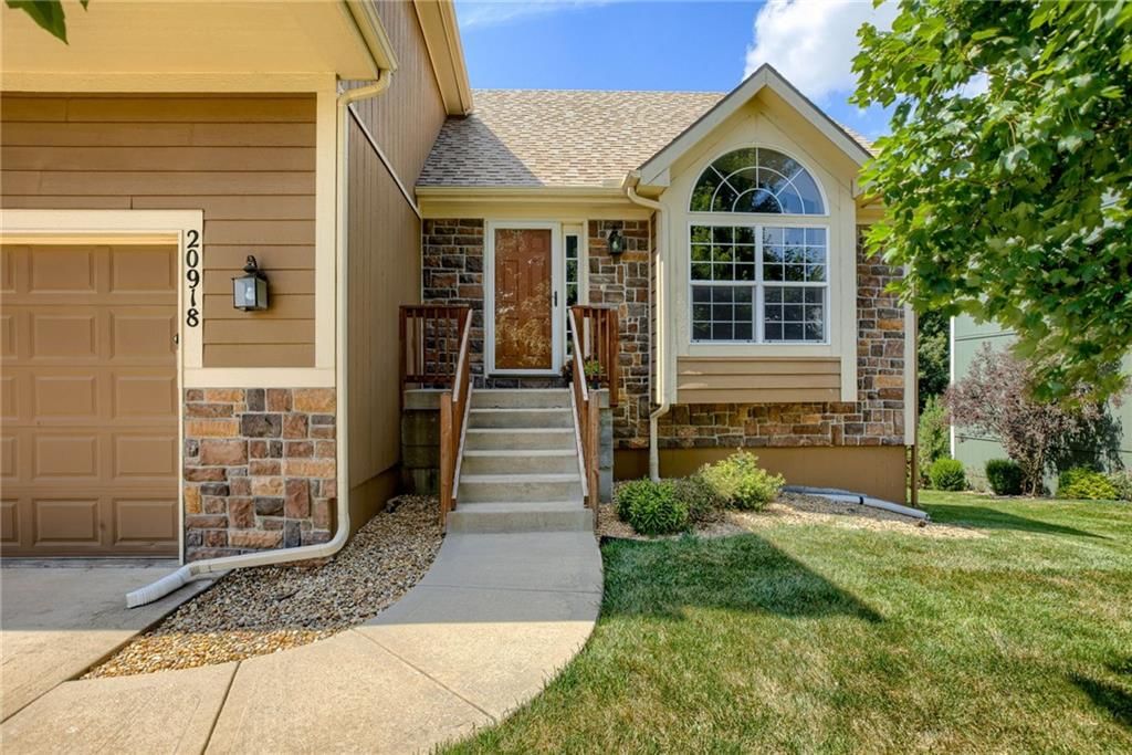 20918 Larkspur Avenue — photo 3