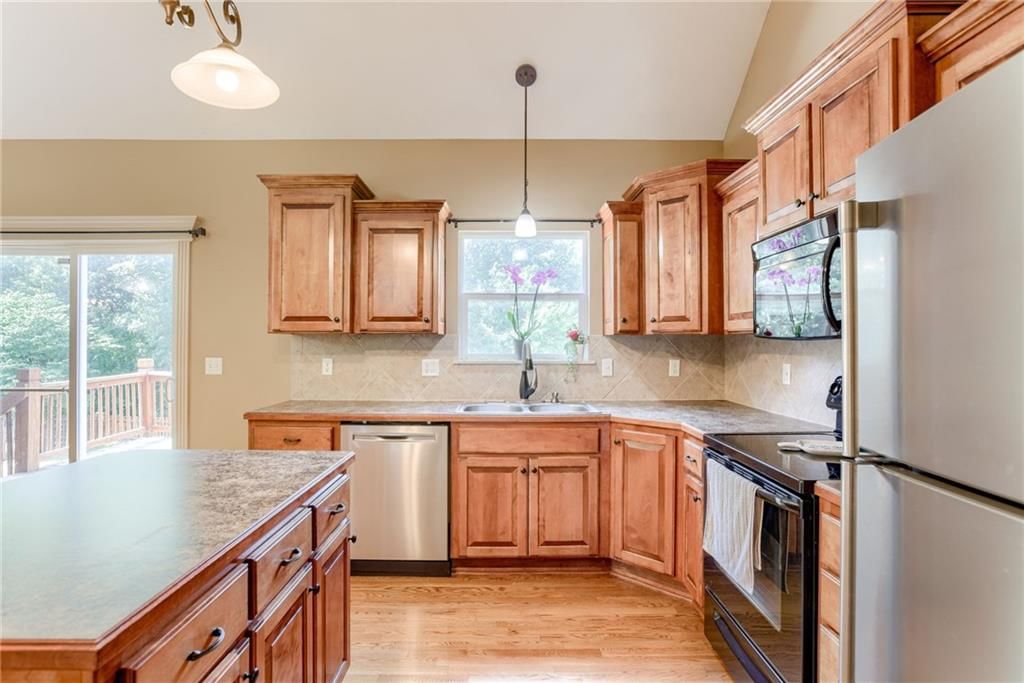 20918 Larkspur Avenue — photo 11