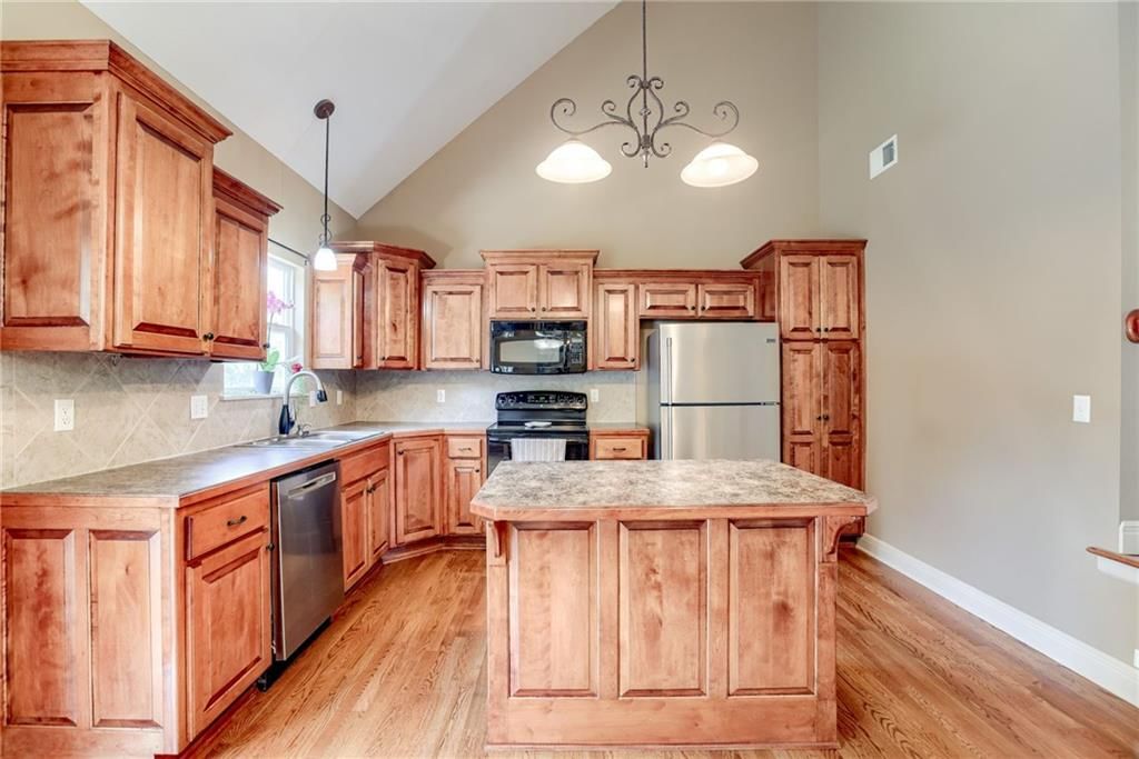 20918 Larkspur Avenue — photo 12