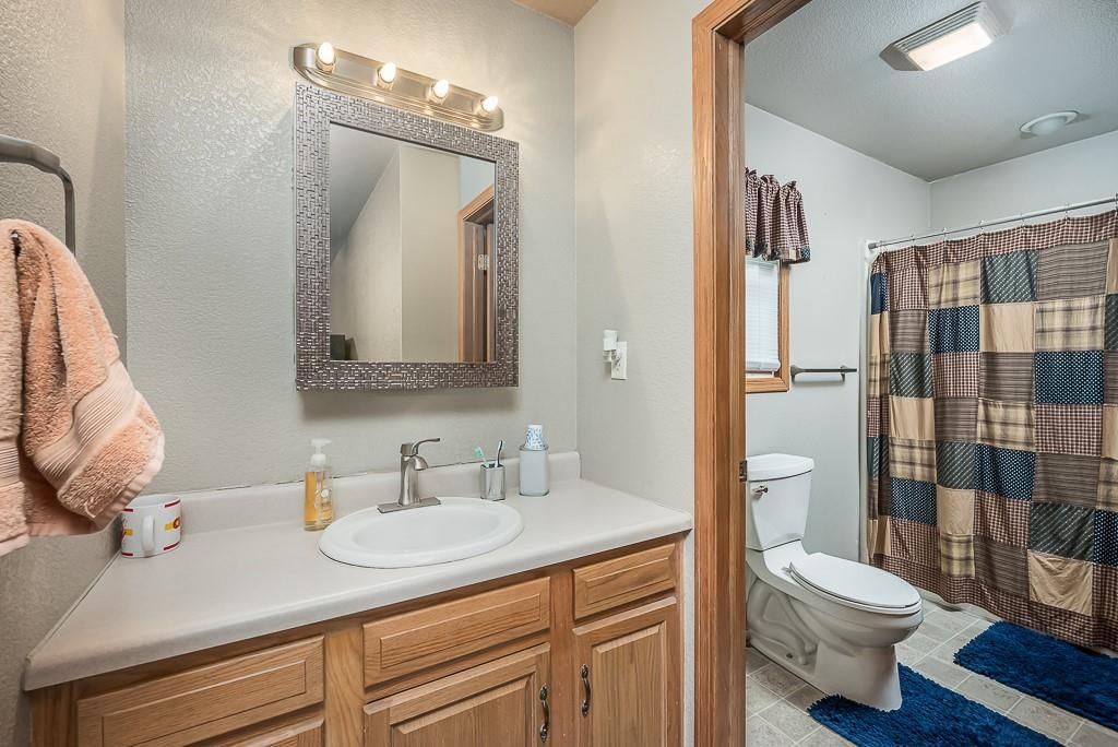 Photo 11 of 26 - 307 N Cypress Street