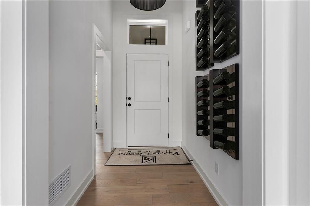 9736 N Montclair Avenue — photo 4