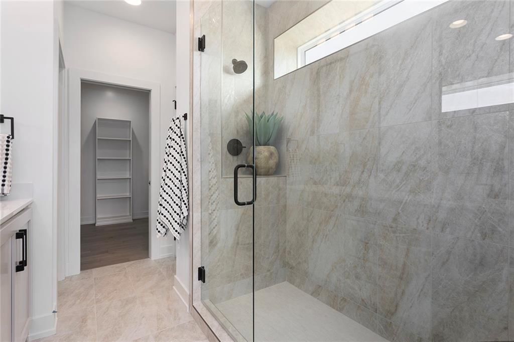 9736 N Montclair Avenue — photo 27