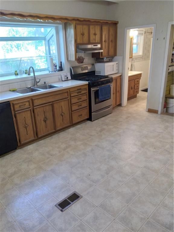 220 E McCarty Street — photo 26