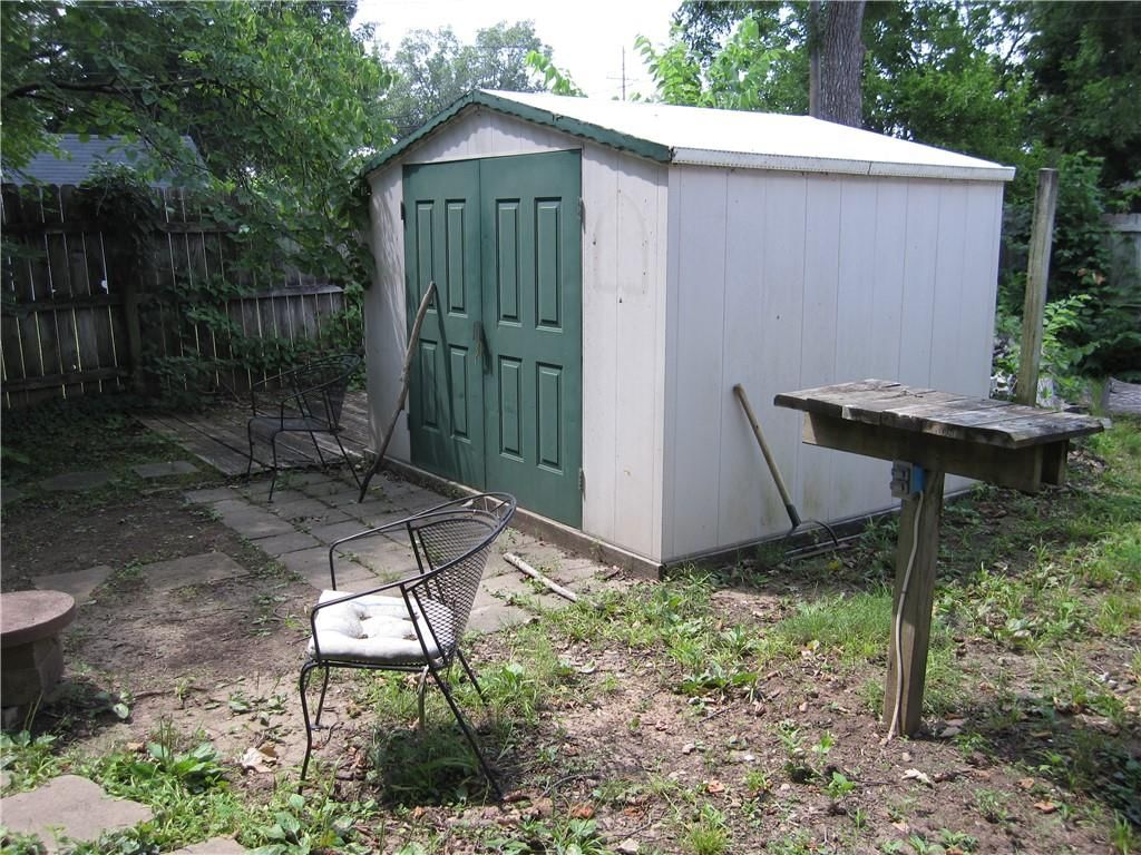 220 E McCarty Street — photo 52