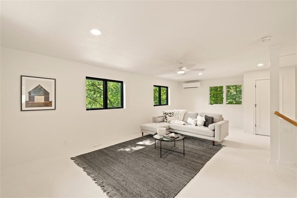 Photo 33 of 50 - 7601 E Forest Lakes Drive NW