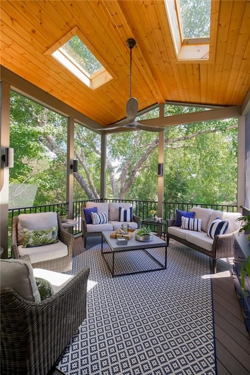 12313 England Street — photo 2