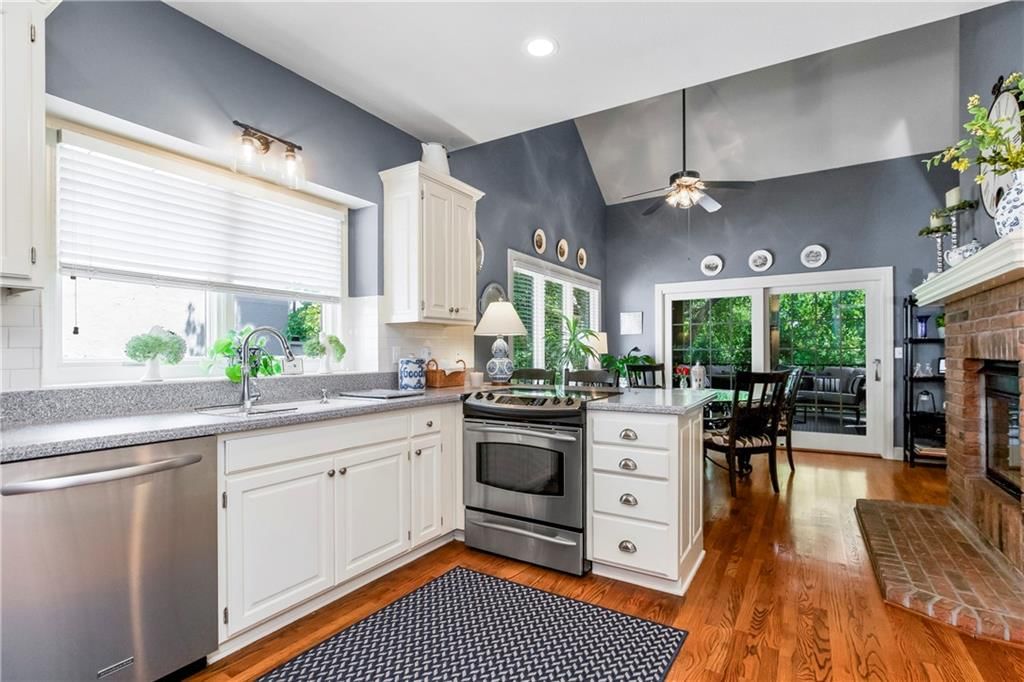 12313 England Street — photo 13