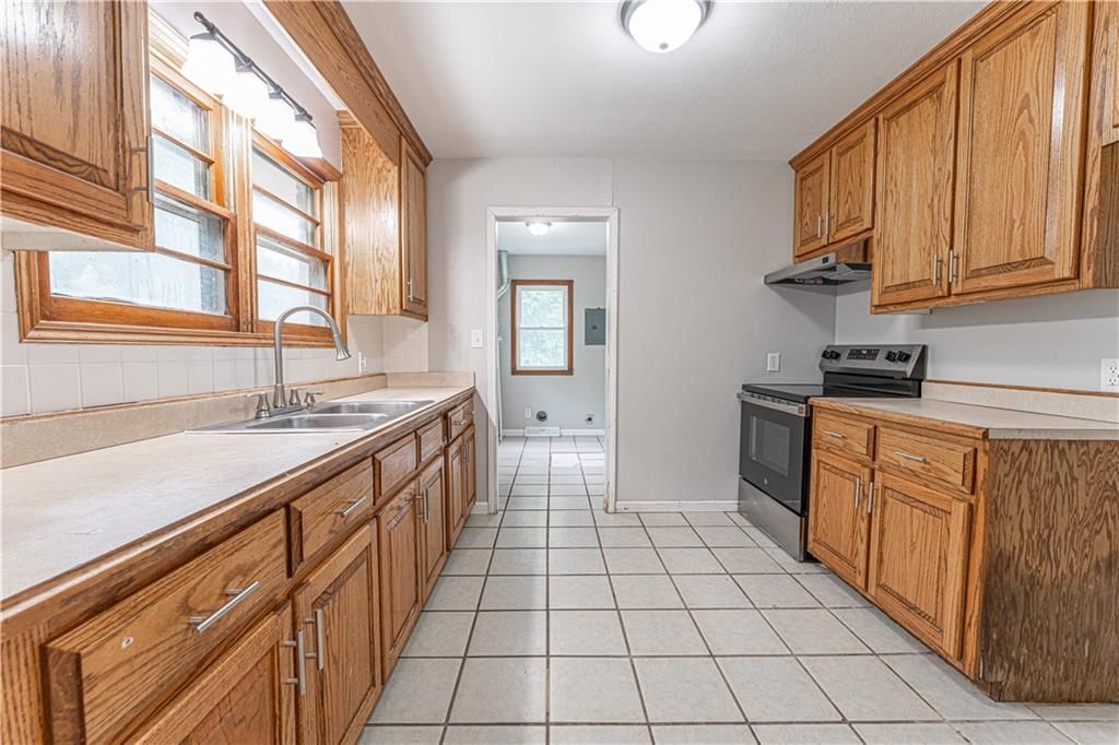 202 W Henry Street — photo 8