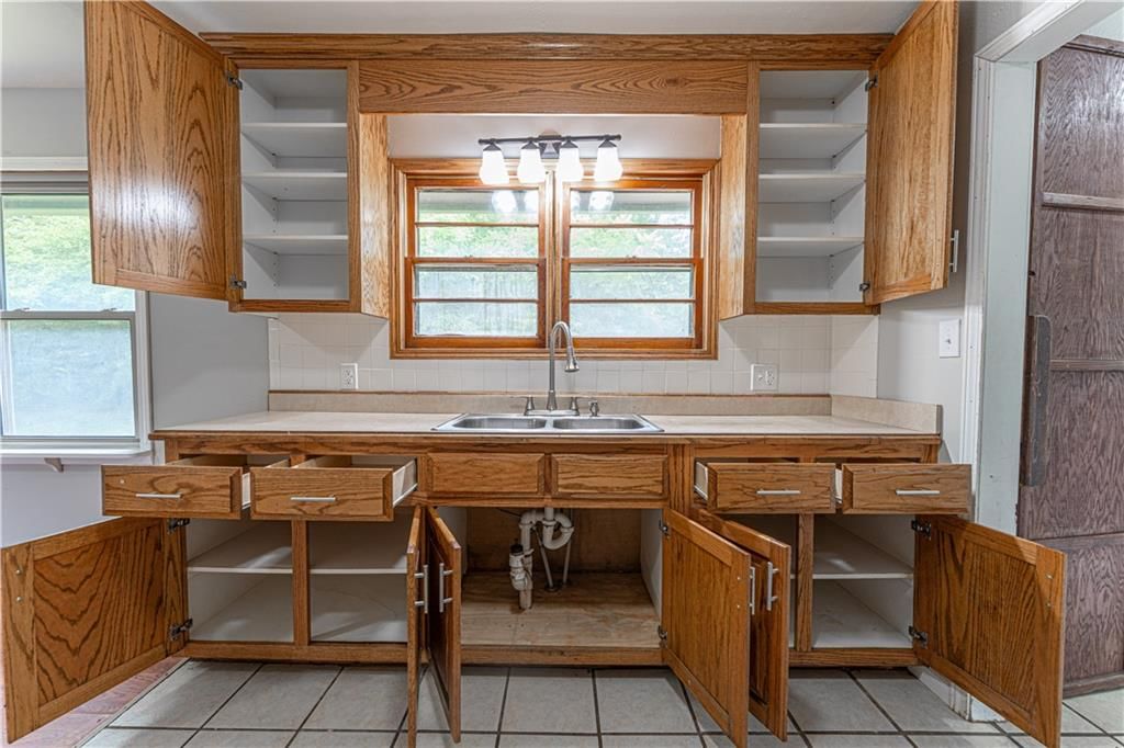 202 W Henry Street — photo 11