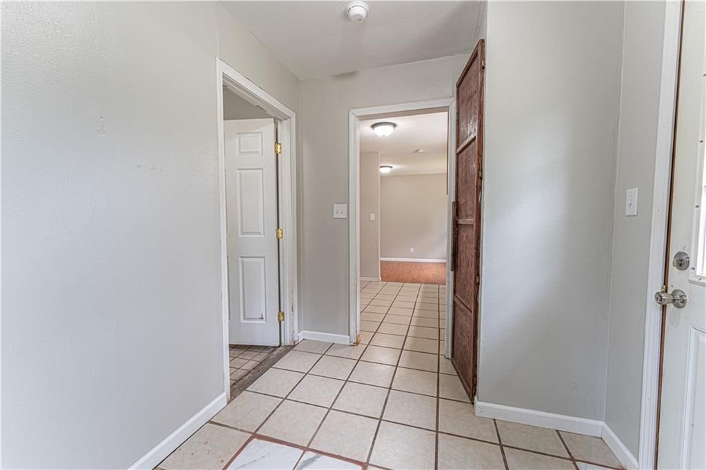 202 W Henry Street — photo 16