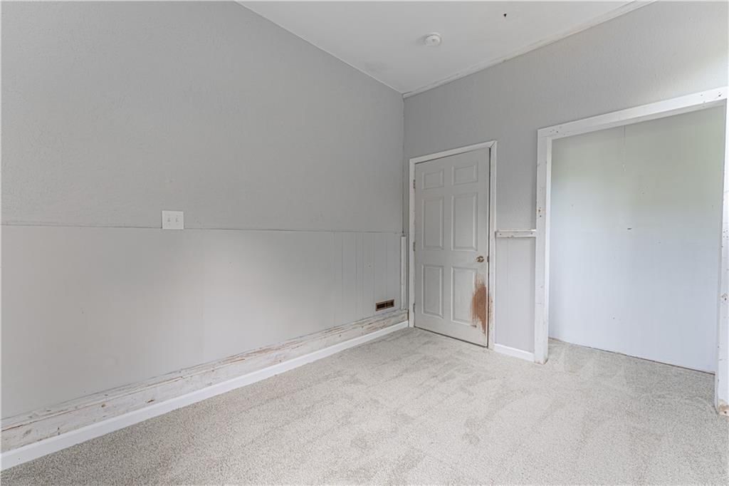202 W Henry Street — photo 20