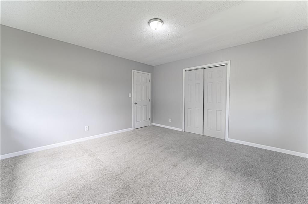 202 W Henry Street — photo 27