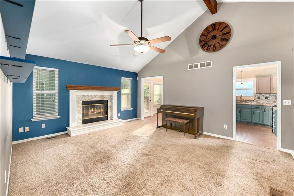 1104 N Viking Drive — photo 4