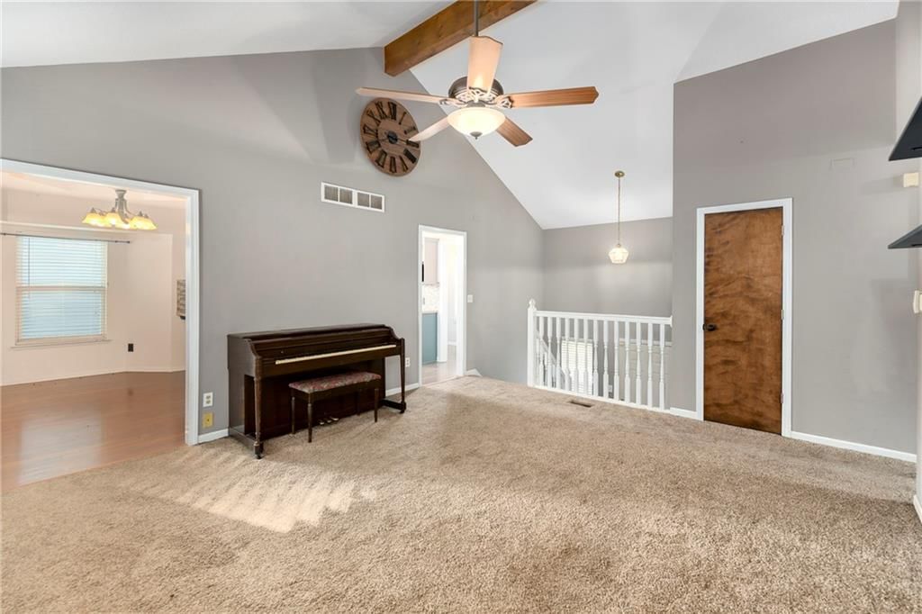 1104 N Viking Drive — photo 5