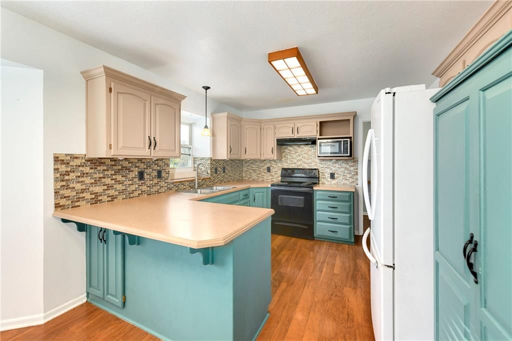 1104 N Viking Drive — photo 8