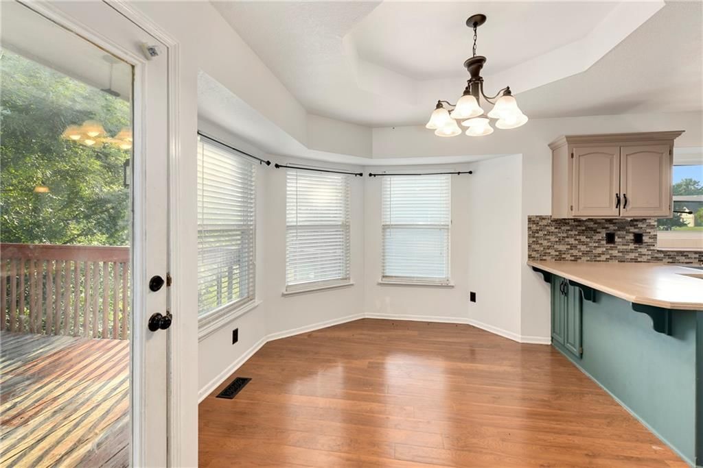 1104 N Viking Drive — photo 10