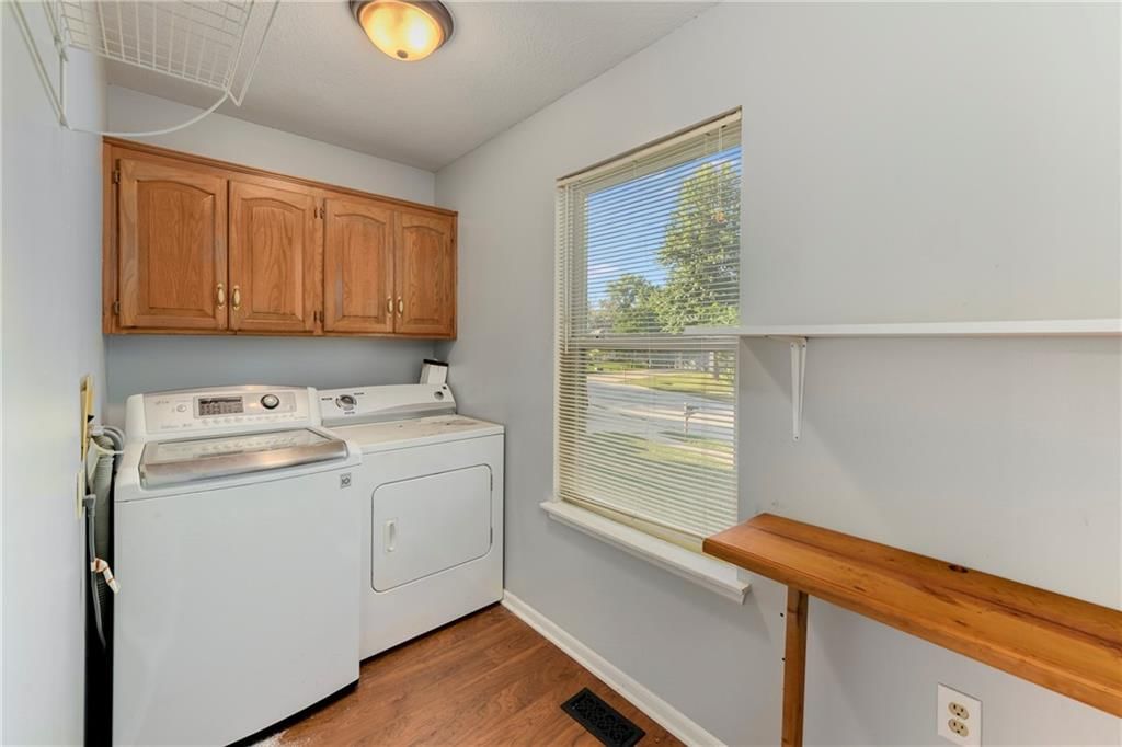 1104 N Viking Drive — photo 12