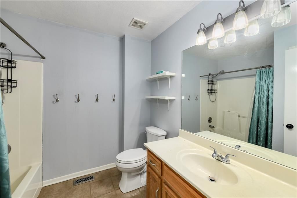 1104 N Viking Drive — photo 15