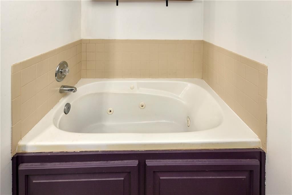 1104 N Viking Drive — photo 22