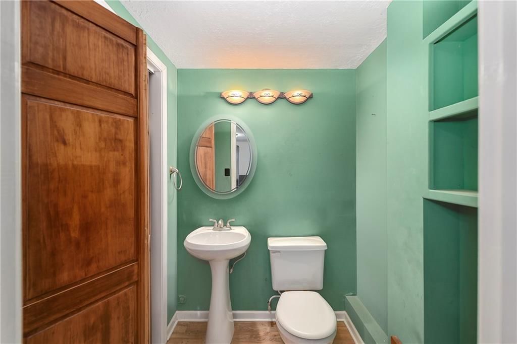 1104 N Viking Drive — photo 27