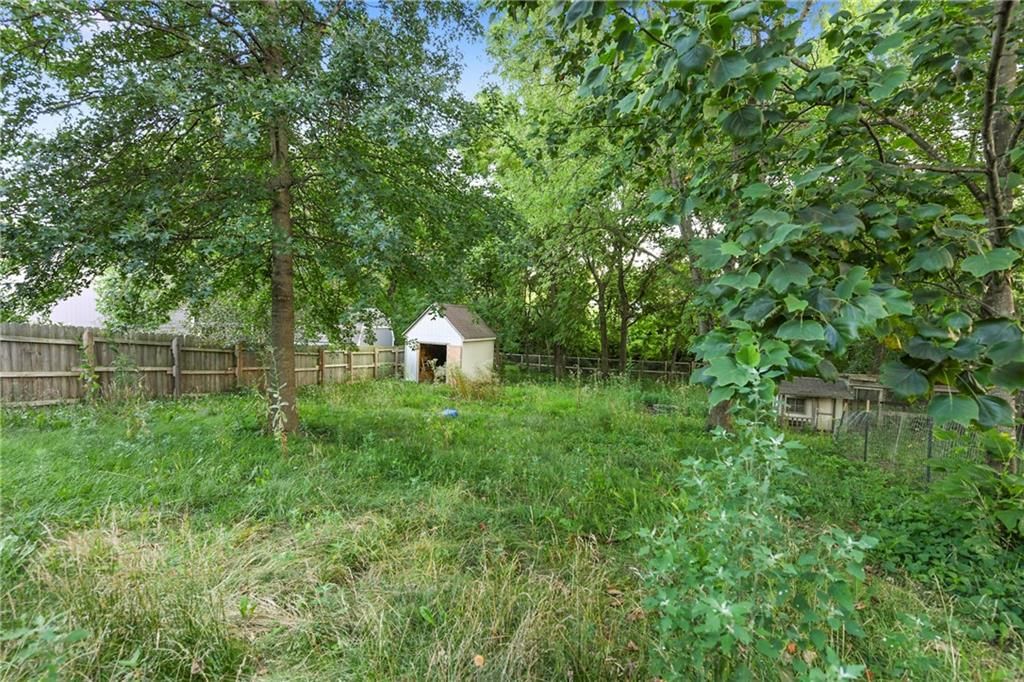 1104 N Viking Drive — photo 29