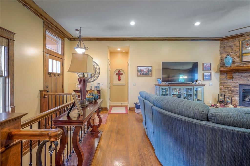 Photo 8 of 68 - 1605 NE 94th Street