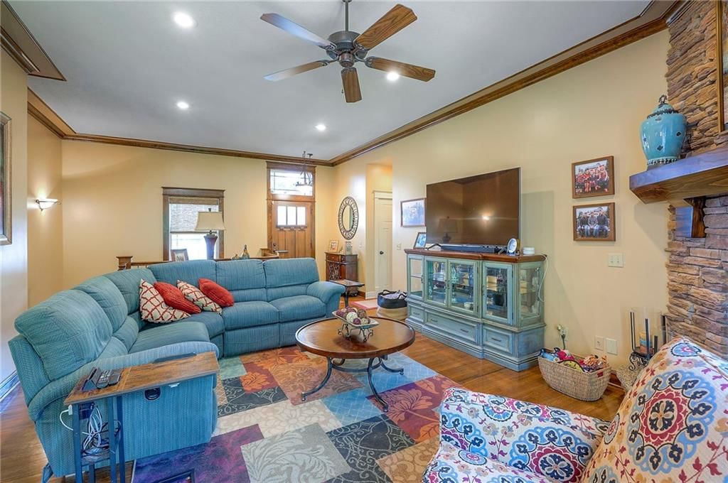 Photo 12 of 68 - 1605 NE 94th Street