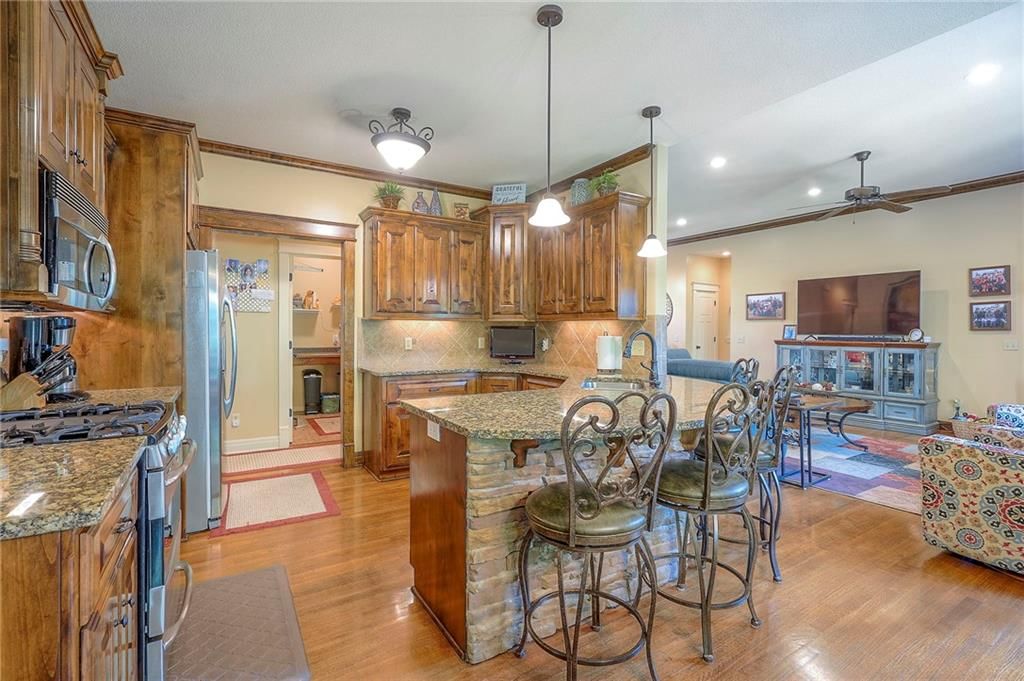 Photo 20 of 68 - 1605 NE 94th Street